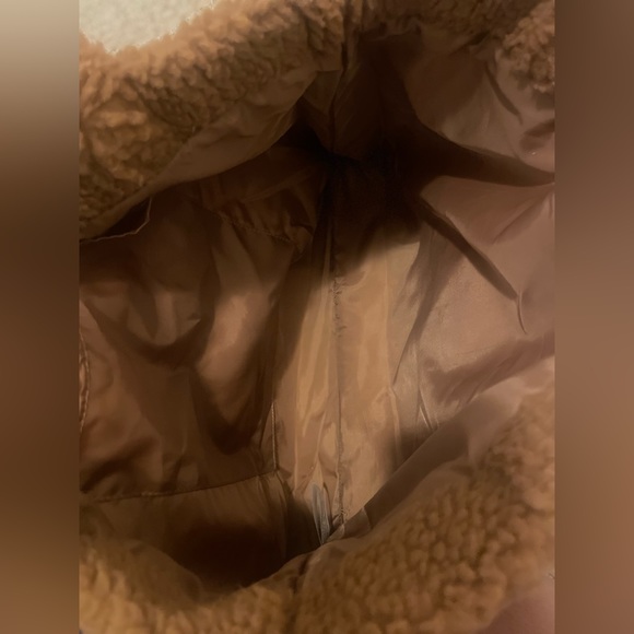 Victoria Secret PINK Fuzzy Cozy
Brown Plush Sherpa Tote Bag - Picture 4 of 4